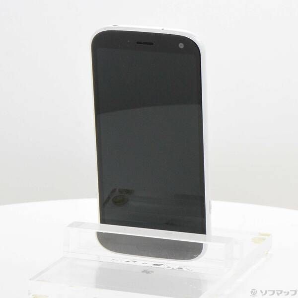 docomo SIMフリー】らくらくスマートフォン F-52B 64GB WH - メルカリ