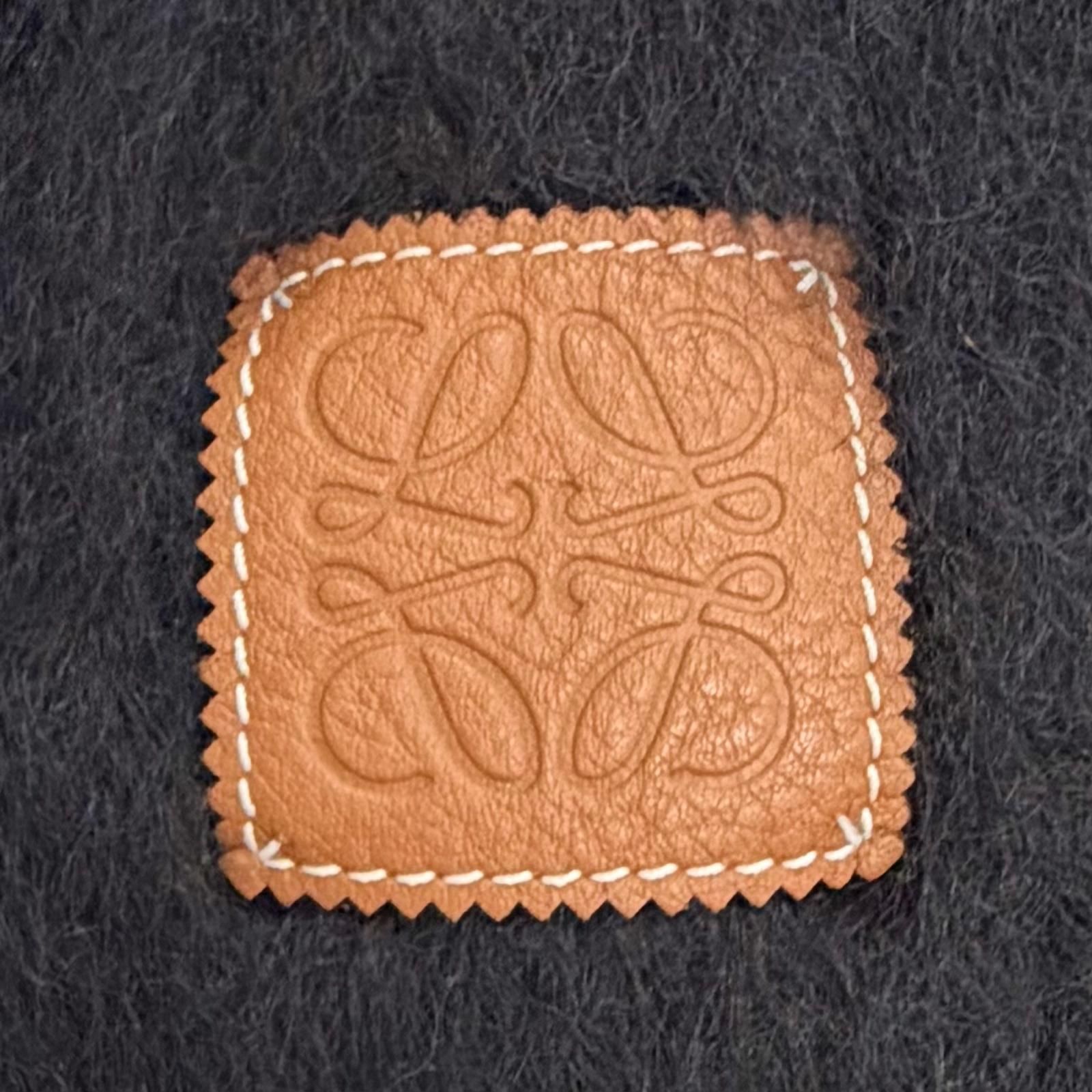 良品△LOEWE ロエベ モヘア ウール アナグラムレザーワッペン フリンジ