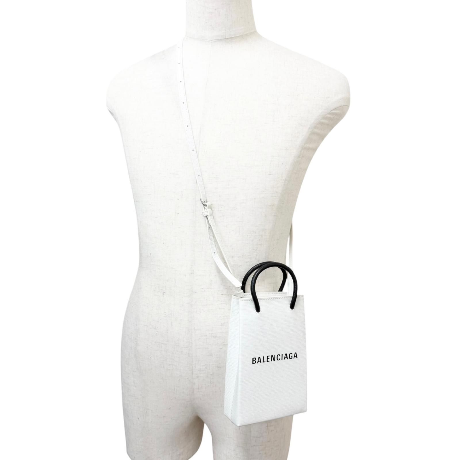 極美品□BALENCIAGA バレンシアガ 593826 ロゴ入り レザー ショッピング フォンホルダー ショルダーバッグ ホワイト メンズ 保存袋付き 極美品□BALENCIAGA バレンシアガ 593826 ロゴ入り レザー