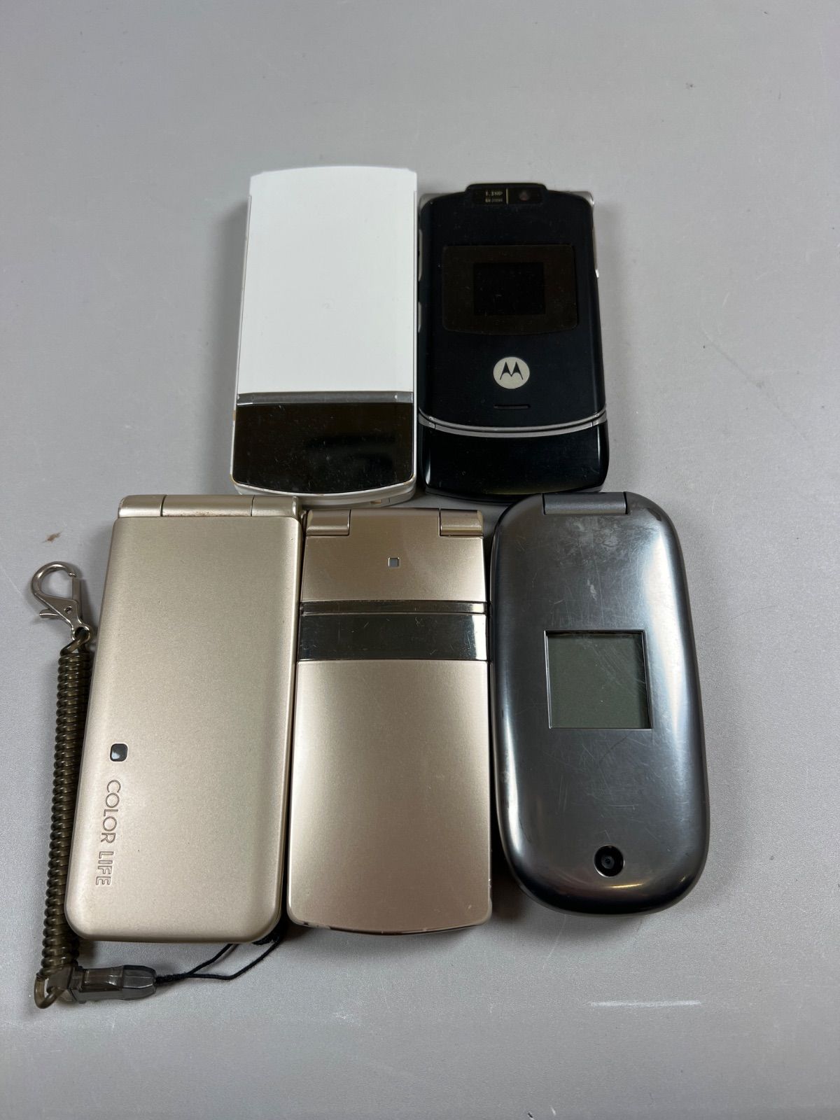 RHwoksガラケー動作未確認 ガラケー5台 ジャンク品 動作未確認 - メルカリ