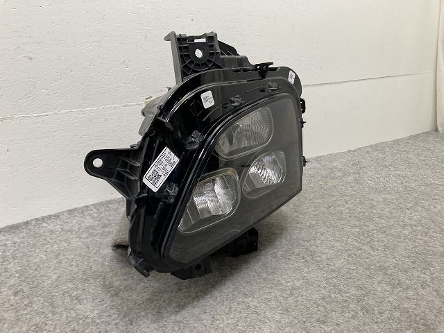 フロンクス WDB3S 純正 左 ヘッドライト/ランプ LED LH AL Automotive