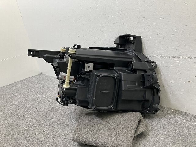 フロンクス WDB3S 純正 左 ヘッドライト/ランプ LED LH AL Automotive
