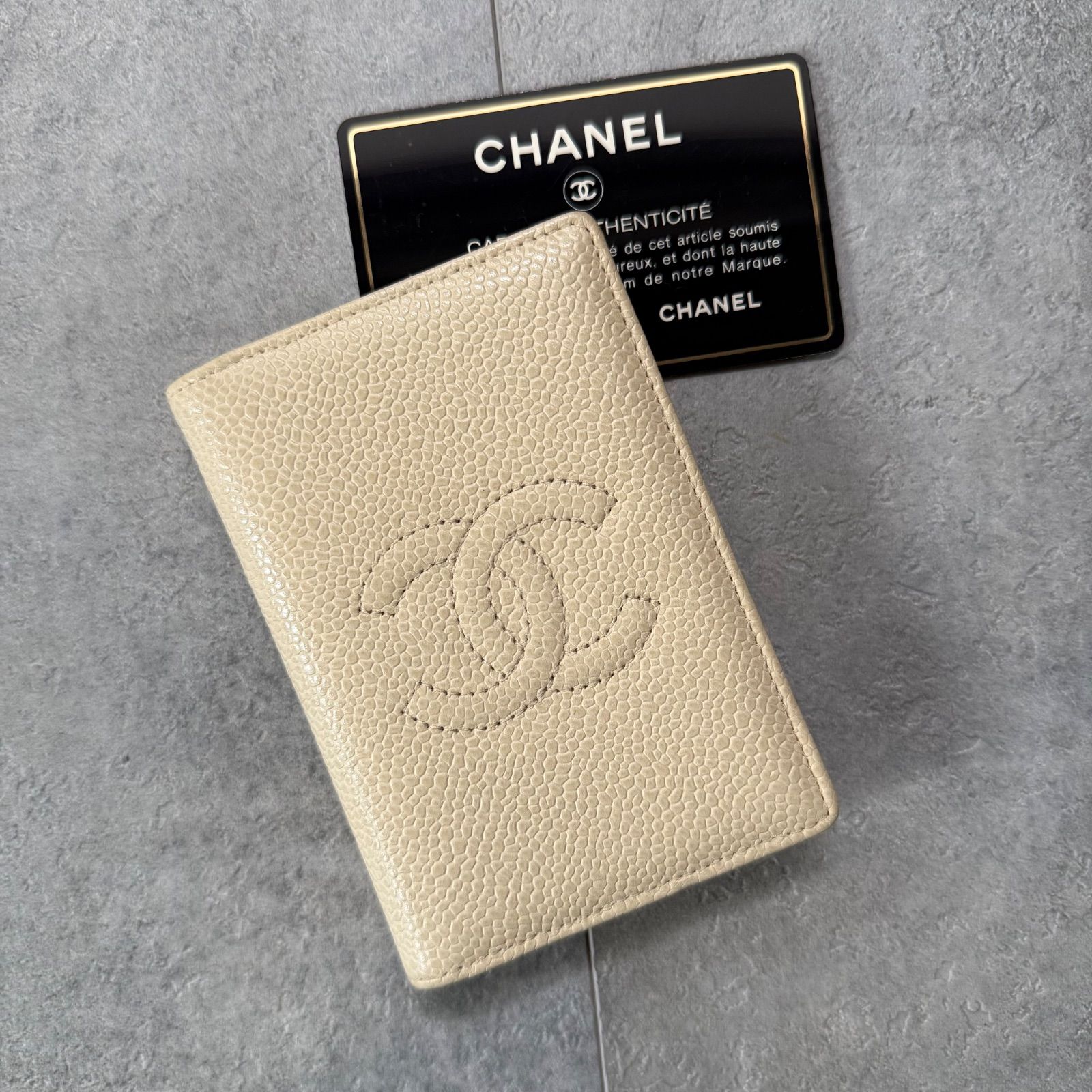 CHANEL シャネル タイムレスCC 二つ折り 名刺入れ カードケース キャビアスキン ココマーク レザー アイボリー