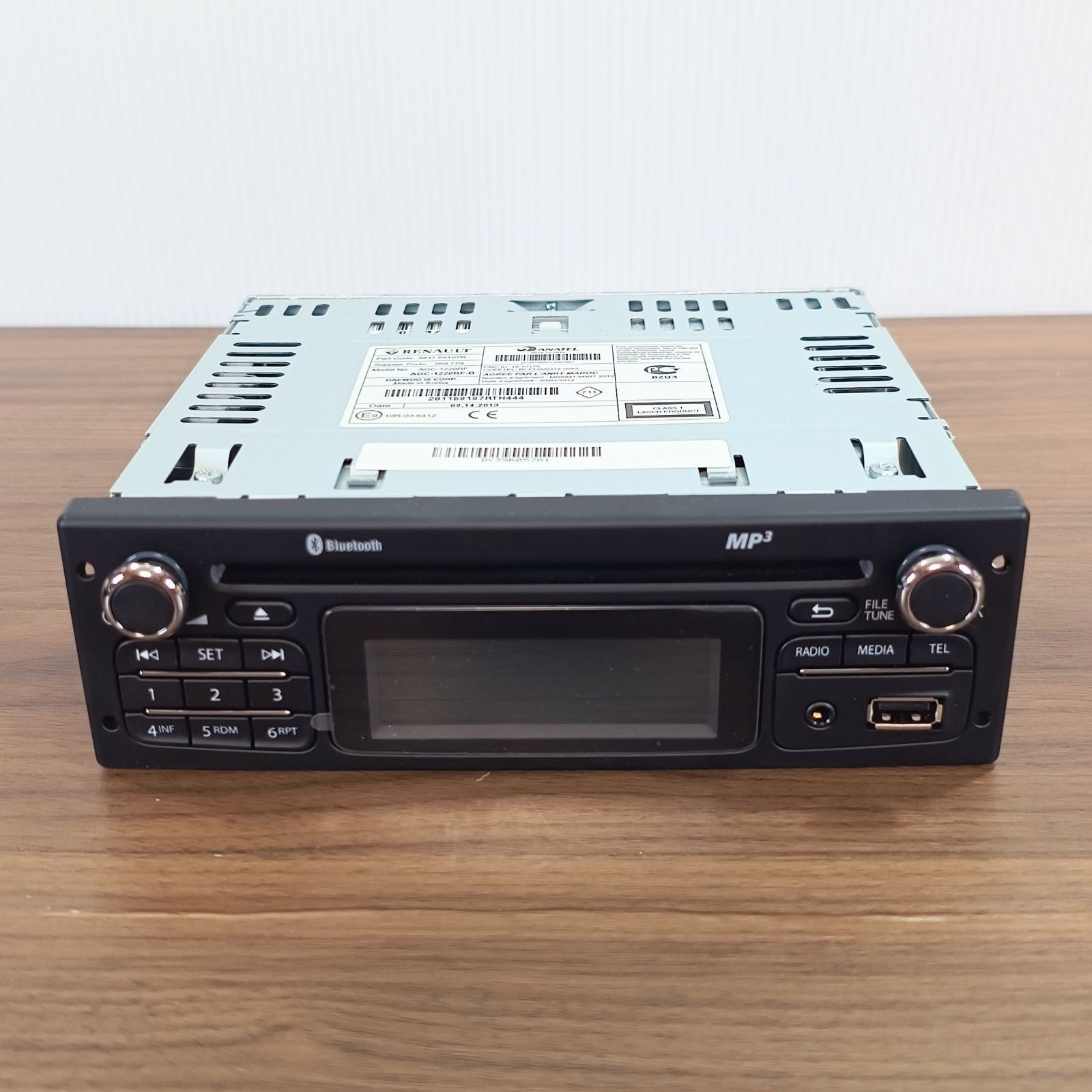 しんさん専用カングー純正オーディオRENAULT MP3 Bluetooth ルノー カングー2 純正オーディオ AGC-1220RF Bluetooth MP3プレーヤー