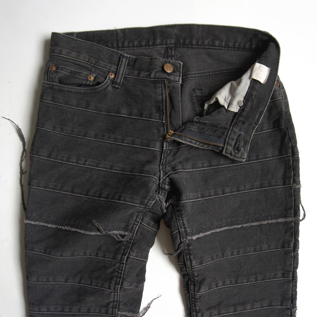 HYSTERIC GLAMOUR ブーツカットデニム　ウミヘビ　31inch アーカイブ】 HYSTERIC GLAMOUR【ウミヘビ ツギハギ ブラックデニム】L