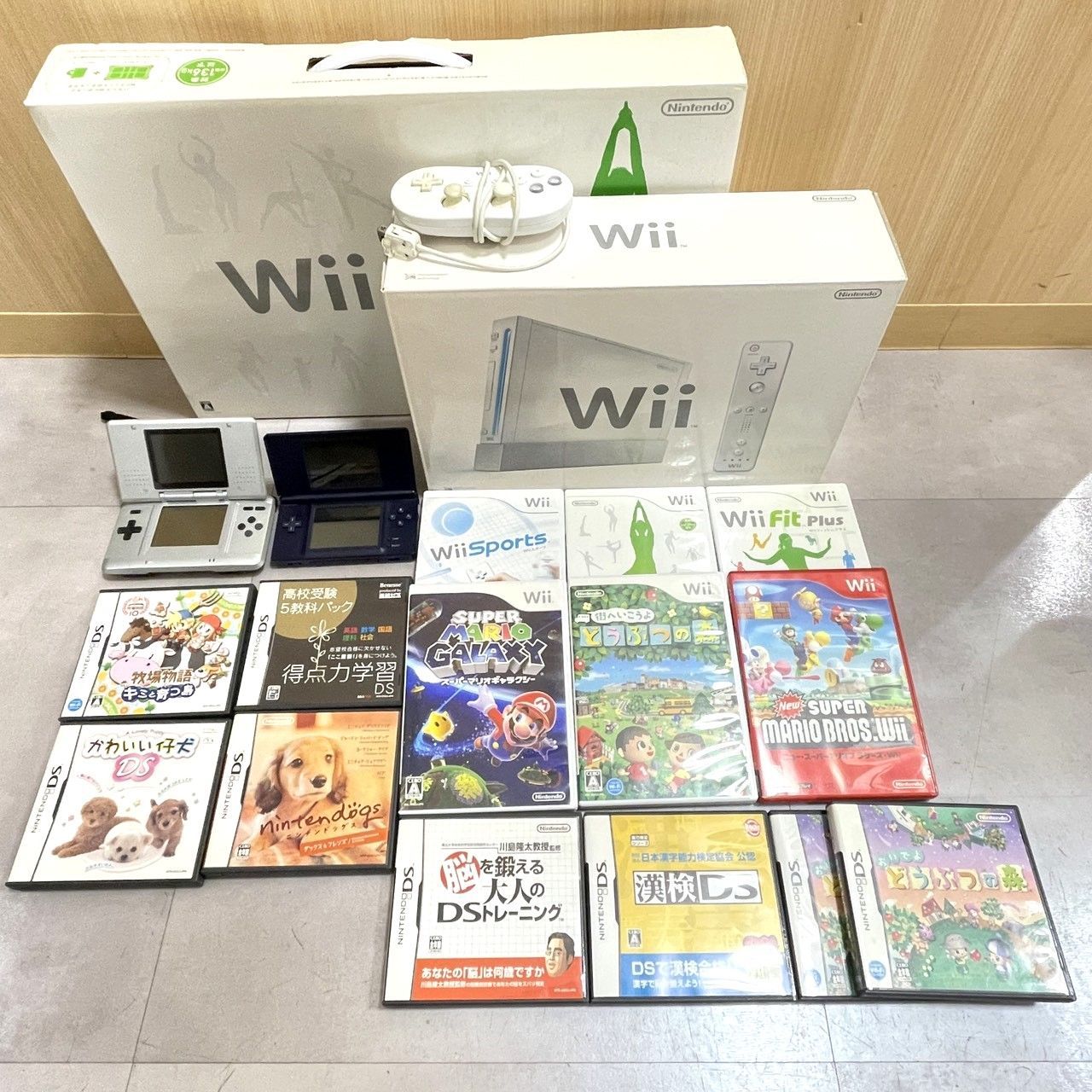 ☆Nintendo 任天堂 Wii WiiFit DS DSLite 本体 Wii用ソフト6本 DS用