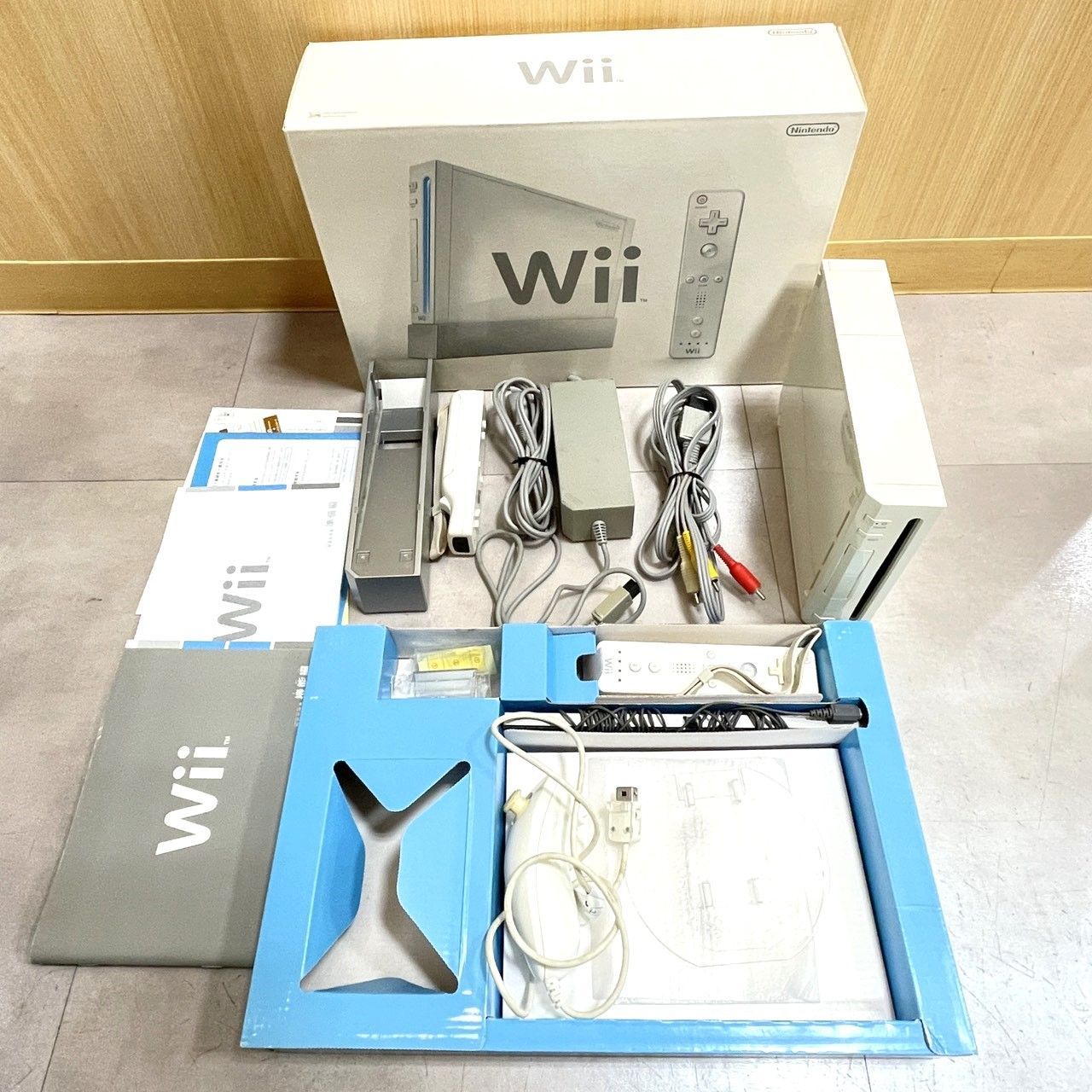 ☆Nintendo 任天堂 Wii WiiFit DS DSLite 本体 Wii用ソフト6本 DS用