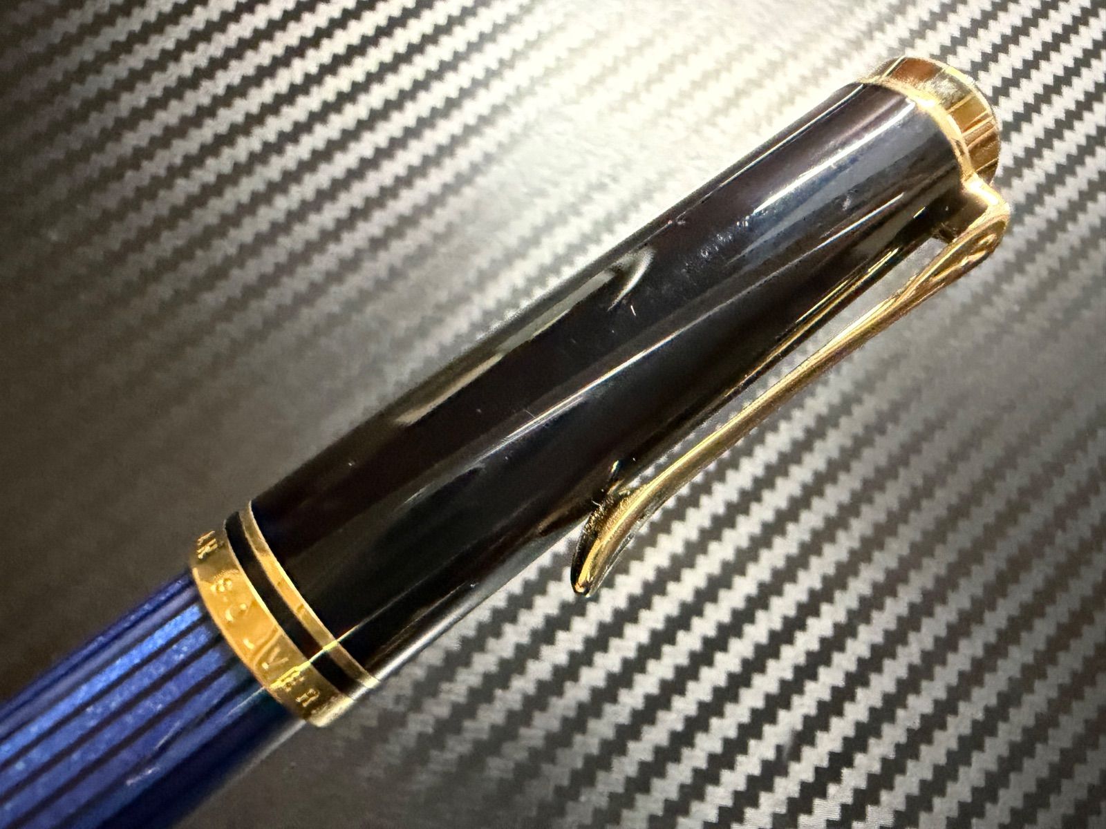 美品 ペリカン pelikan スーベレーン R400 青縞 ローラーボール - メルカリ