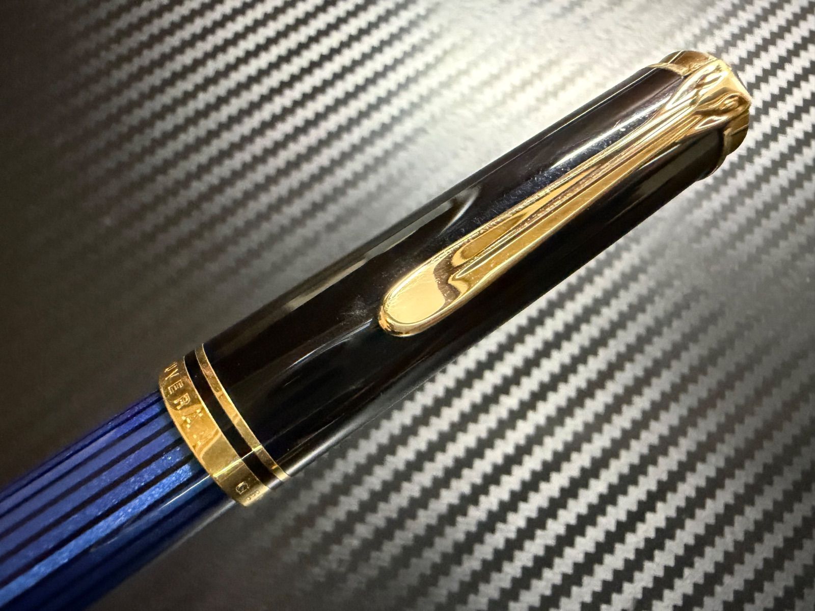 美品 ペリカン pelikan スーベレーン R400 青縞 ローラーボール - メルカリ