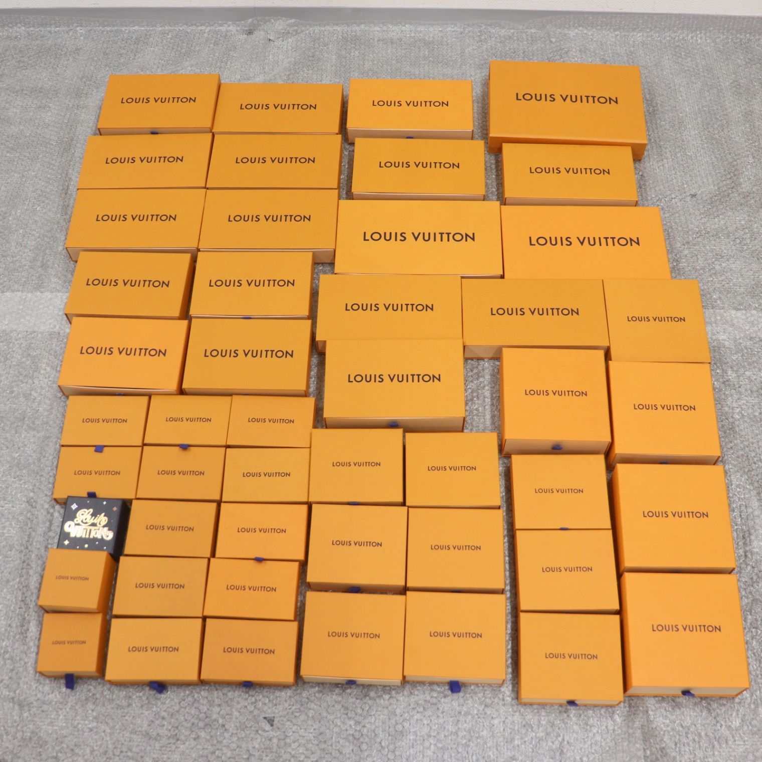 ITZ69NAK81W0 LOUIS VUITTON ルイヴィトン BOX 空き箱 ショッパー 純正