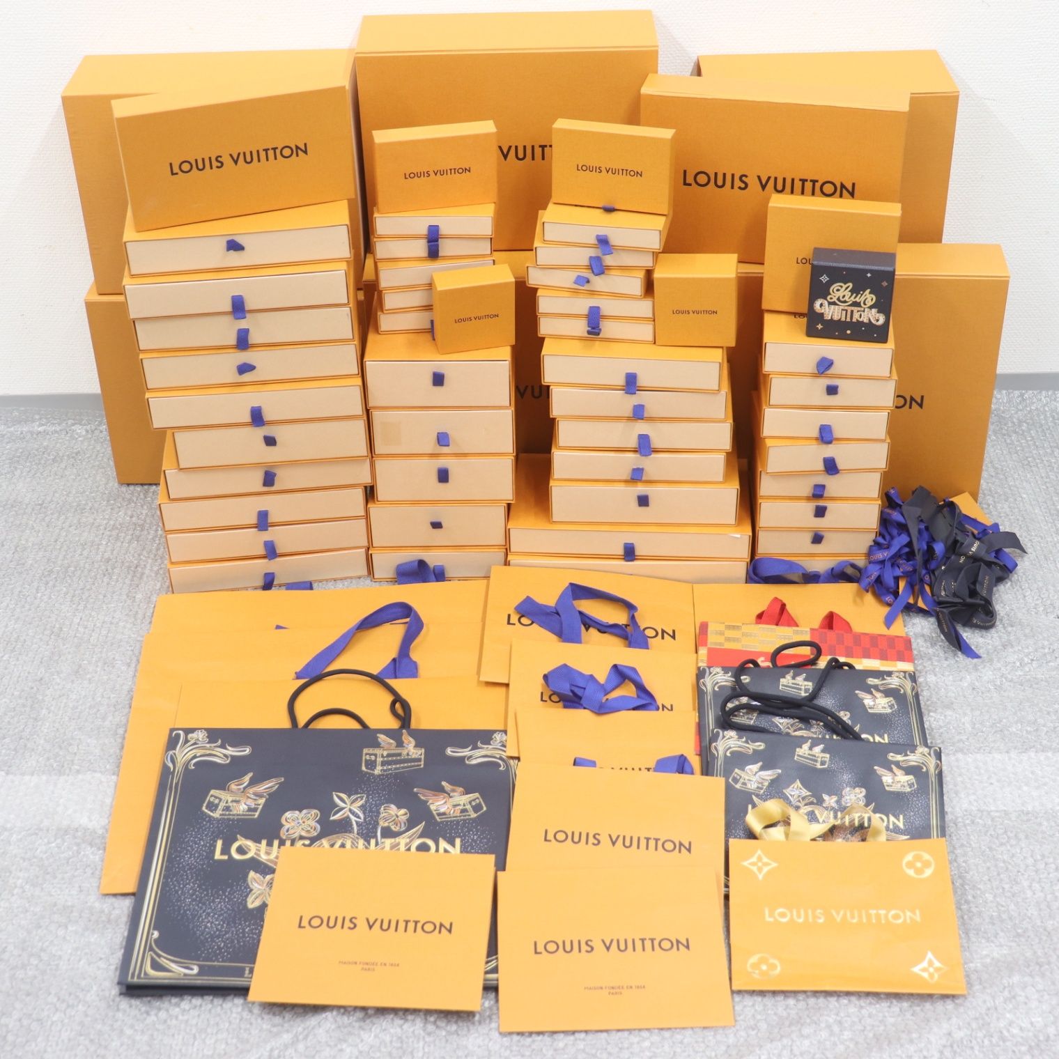 美品✨ルイヴィトン靴箱5個+保存袋15枚+リボン+ショップ袋 ITZ69NAK81W0 LOUIS VUITTON ルイヴィトン BOX 空き箱 ショッパー 純正