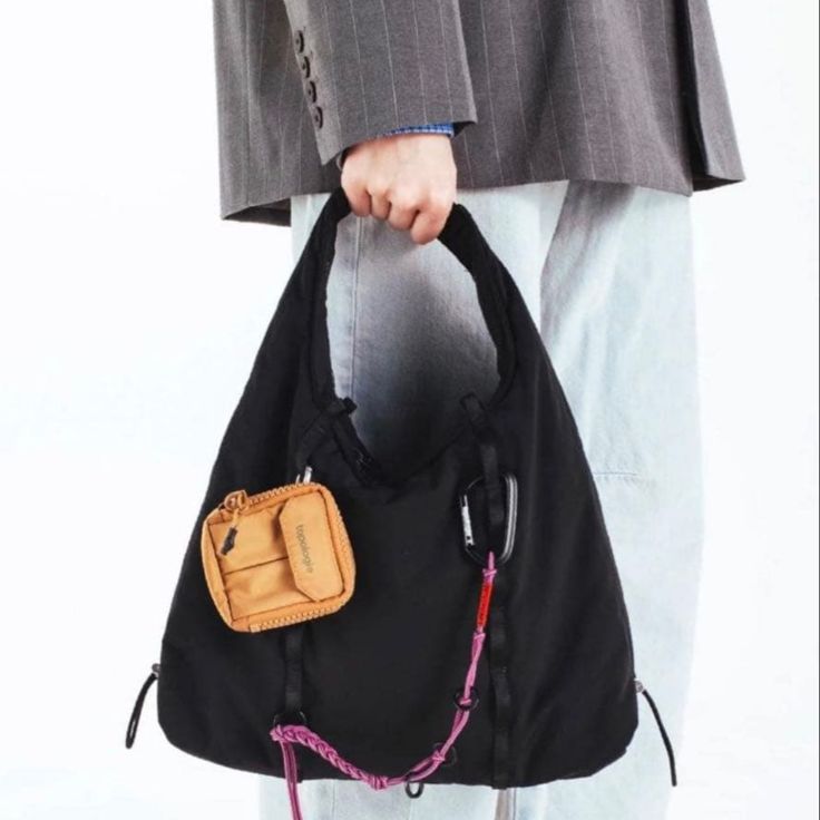 新品】Topologie Cloud Hobo Medium Black - メルカリ