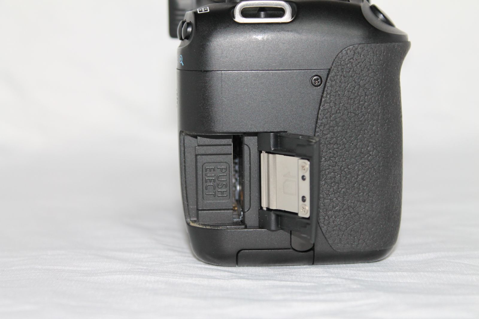 美品】 Canon EOS Kiss X4 レンズセット 18-55mm IS 一眼レフ デジカメ