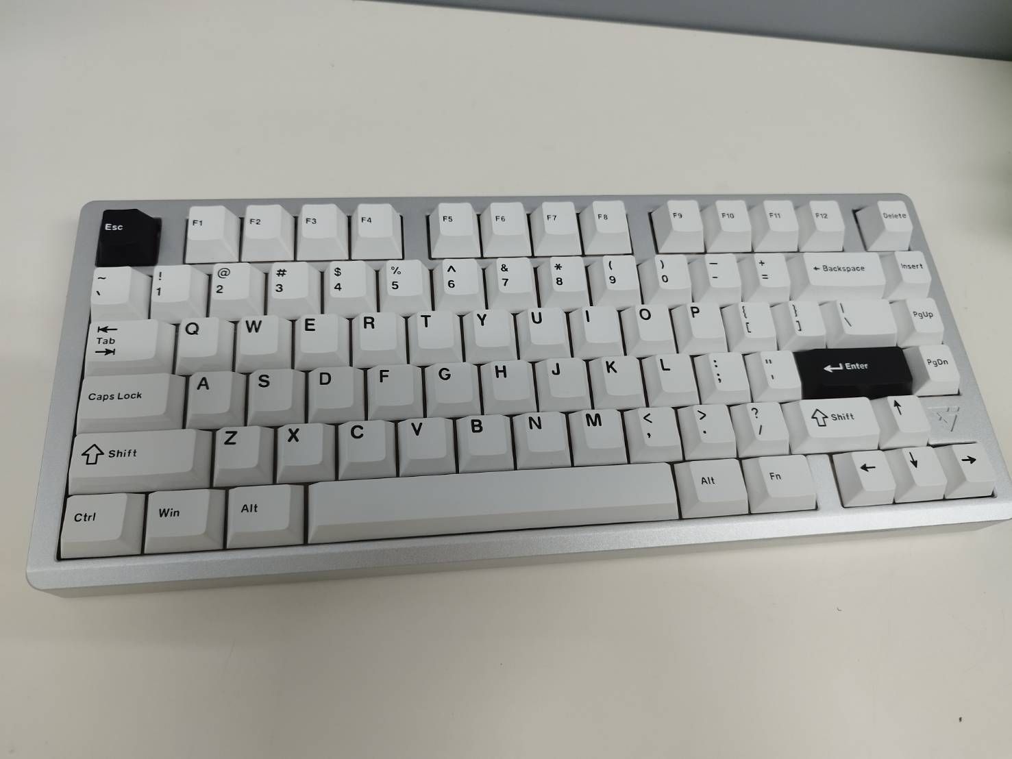美品】VGN VXE75 カスタム メカニカルキーボード - メルカリ