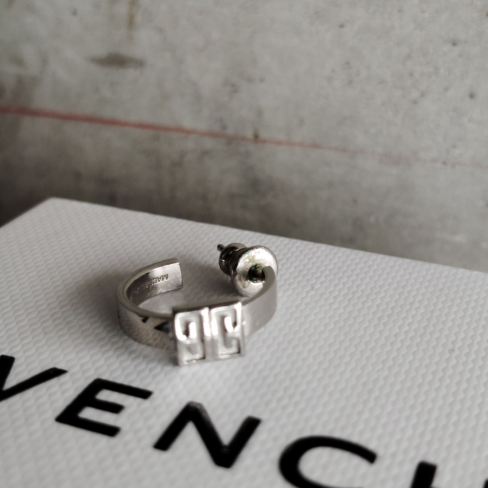 GIVENCHY 4Gモノグラム フープピアス シルバー 片耳 ジバンシー - メルカリ