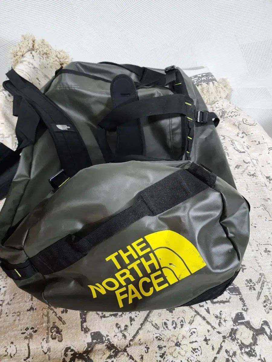 THE NORTH FACE ザノースフェイス の カーキ色 ベースキャンプ ダッフル バッグ 12,595円