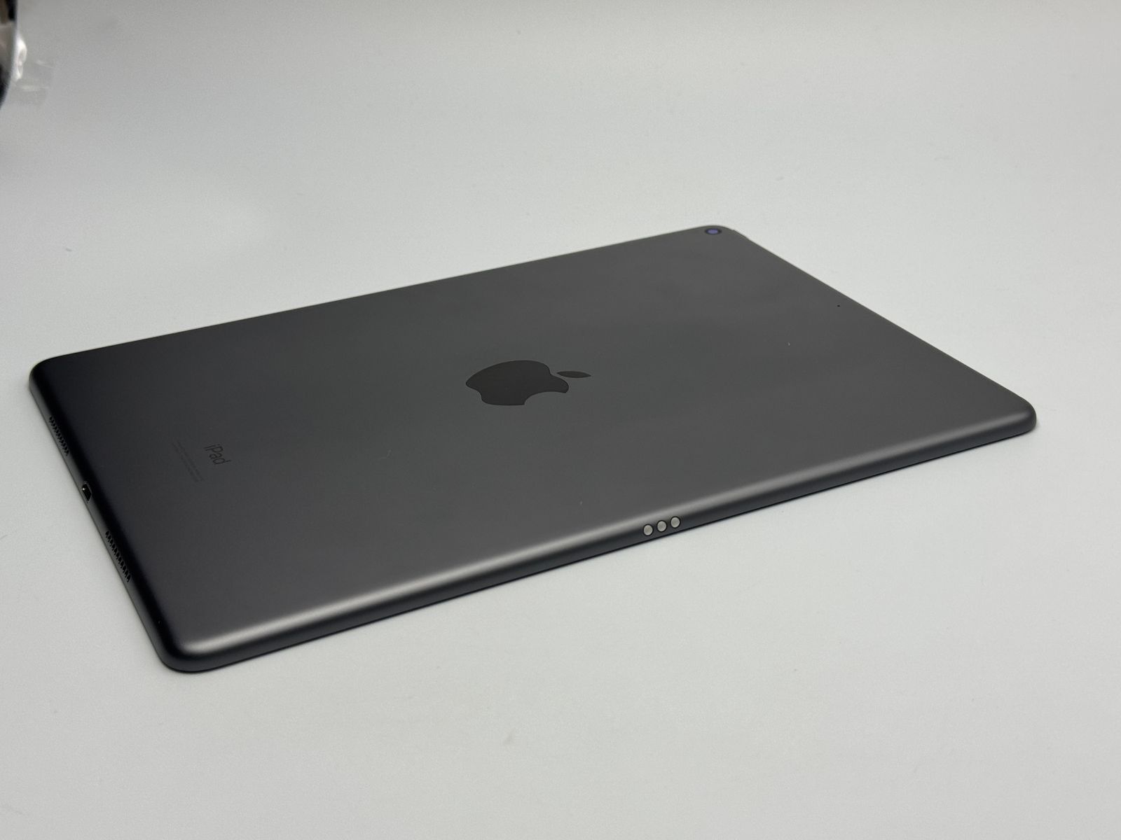 訳あり中古C】iPad Air 3 64GB スペースグレイ Wi-Fi バッテリー【82