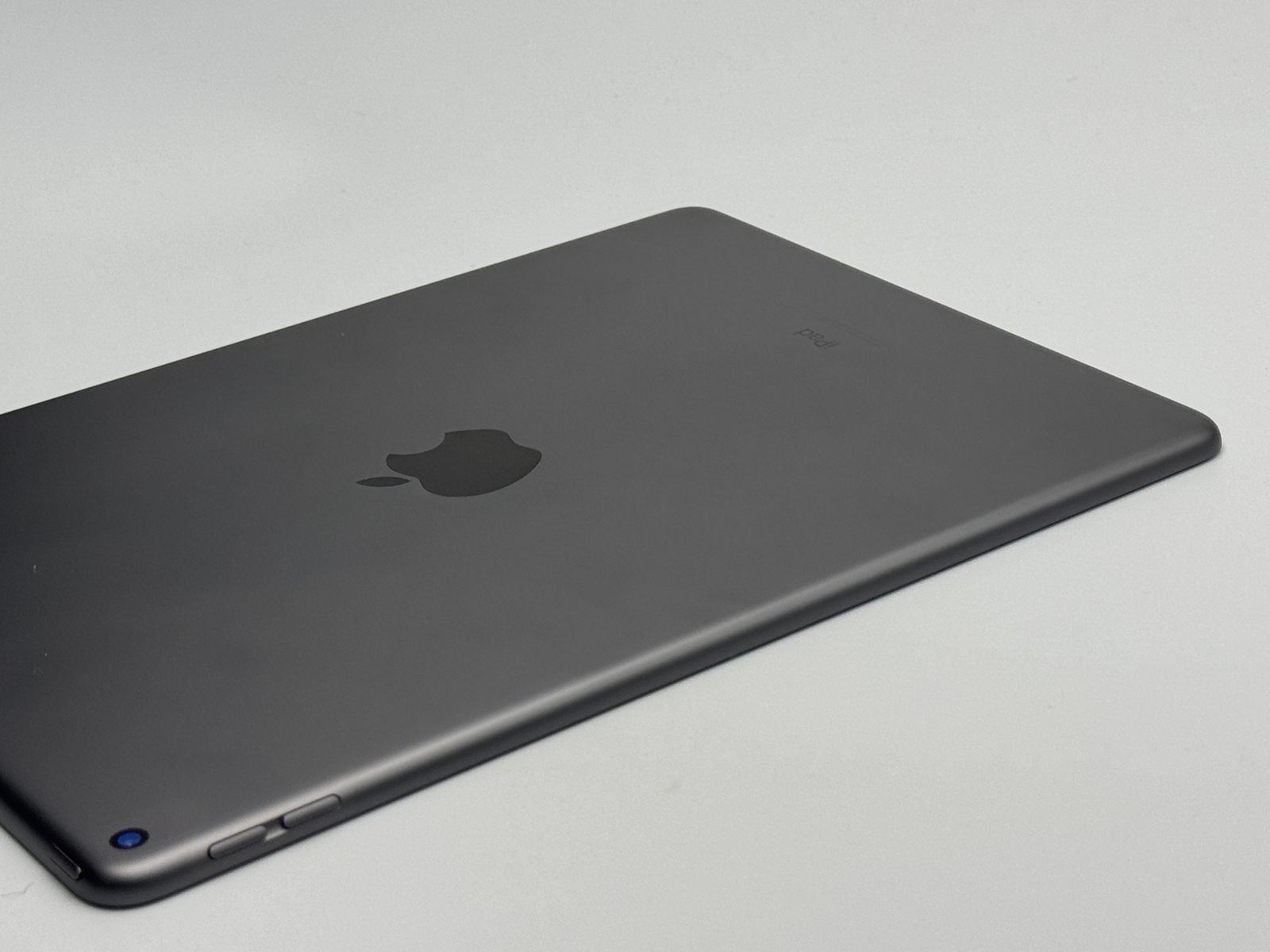 訳あり中古C】iPad Air 3 64GB スペースグレイ Wi-Fi バッテリー【82
