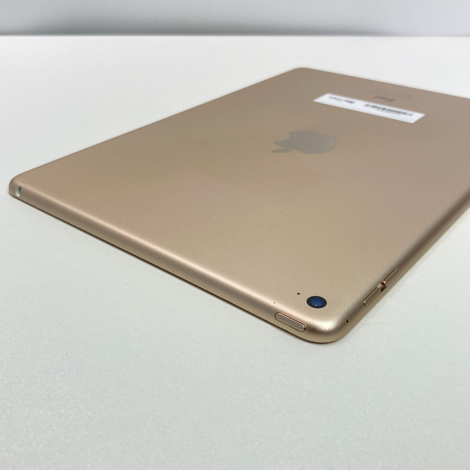 中古】iPad Air 2 16GB ゴールド Wi-Fi+Cellular - メルカリ