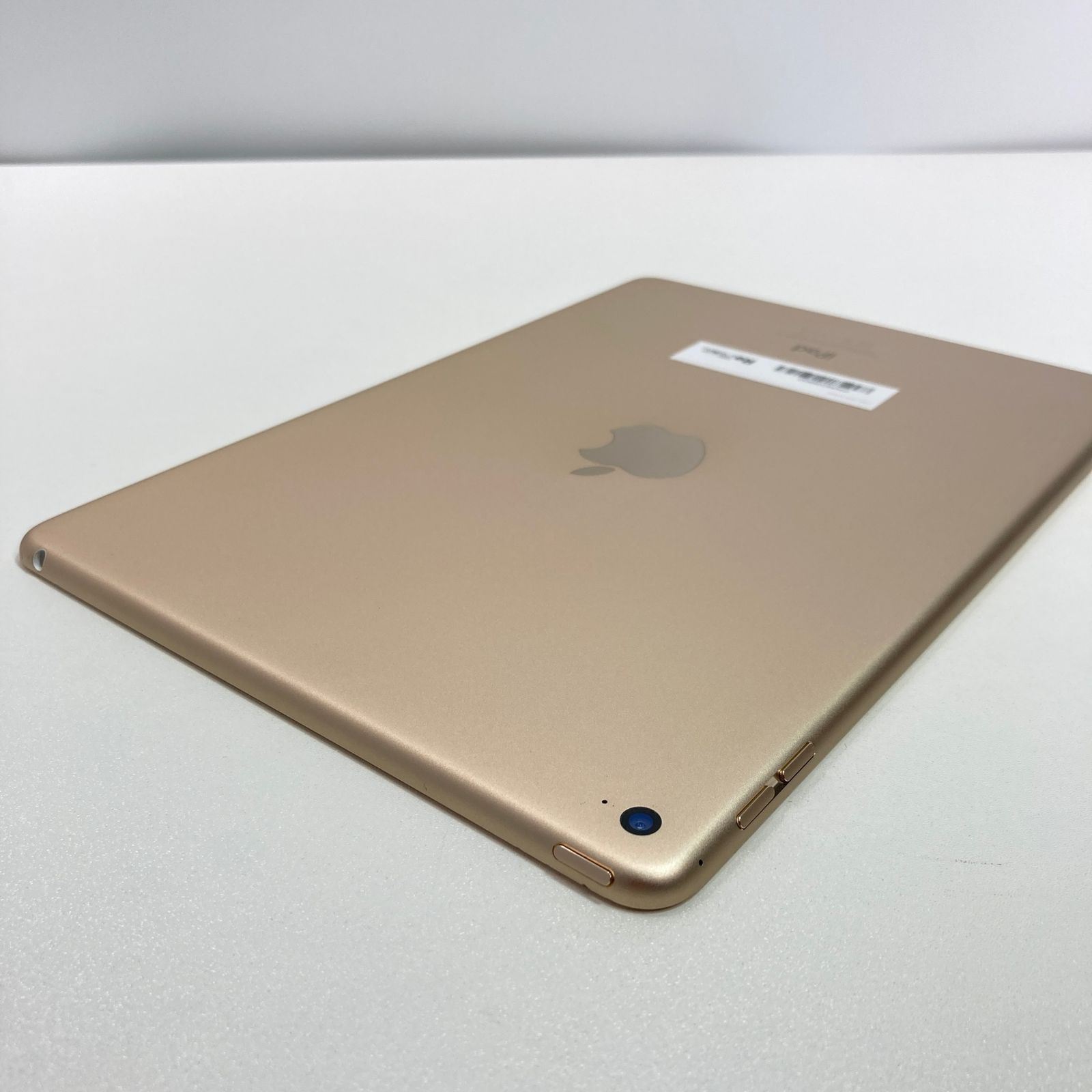 中古】iPad Air 2 16GB ゴールド Wi-Fi+Cellular - メルカリ