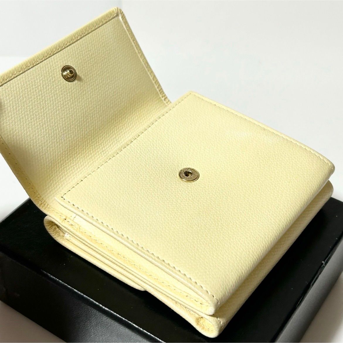CHANEL ココマーク CC レザー ダブルホック 9725237 財布 クリーム
