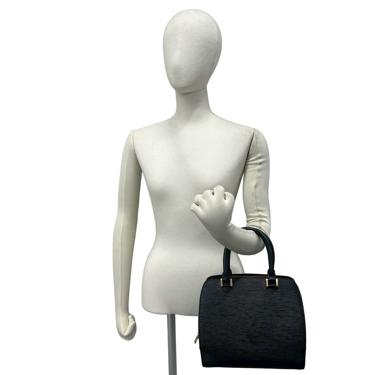 極 美品 LOUIS VUITTON ルイヴィトン ポンヌフ エピ レザー 本革