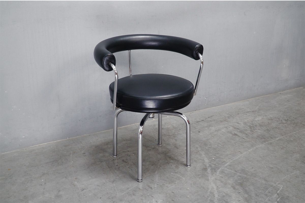 展示美品 Cassina(カッシーナ) LC7 FAUTEUIL TOURNANT, DURABLE