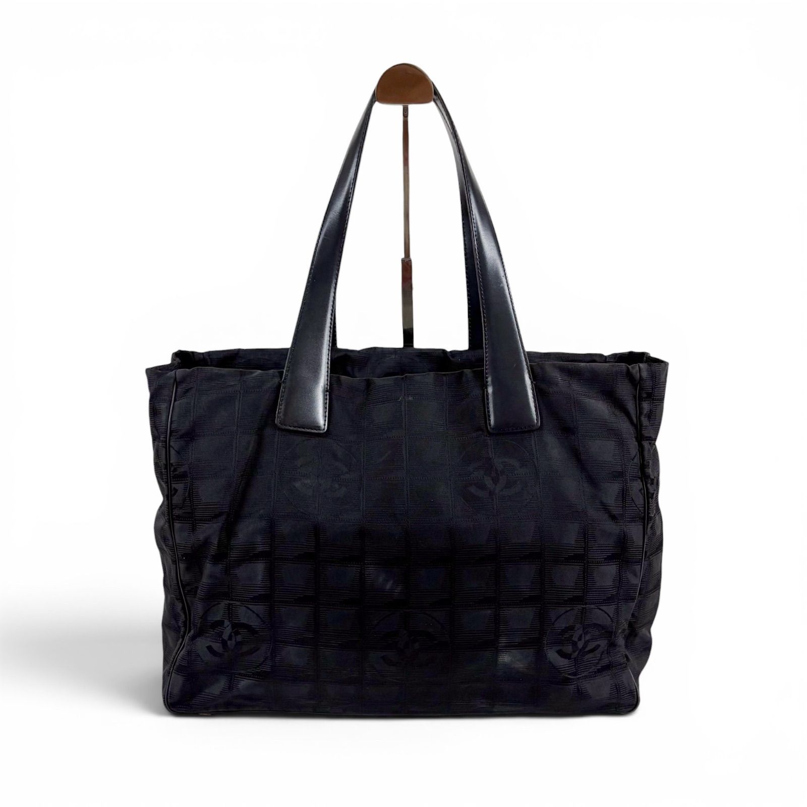 お値下げ　正規品　シャネル　CHANEL　ニュートラベルライン　トートMM CHANEL シャネル ニュートラベルライン トートバッグ トートMM