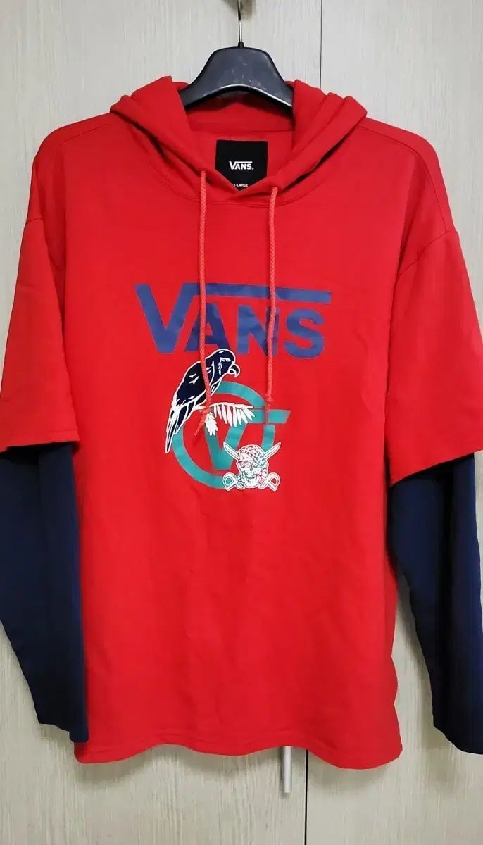 VANS ヴァンズ フード付きTシャツ レッド