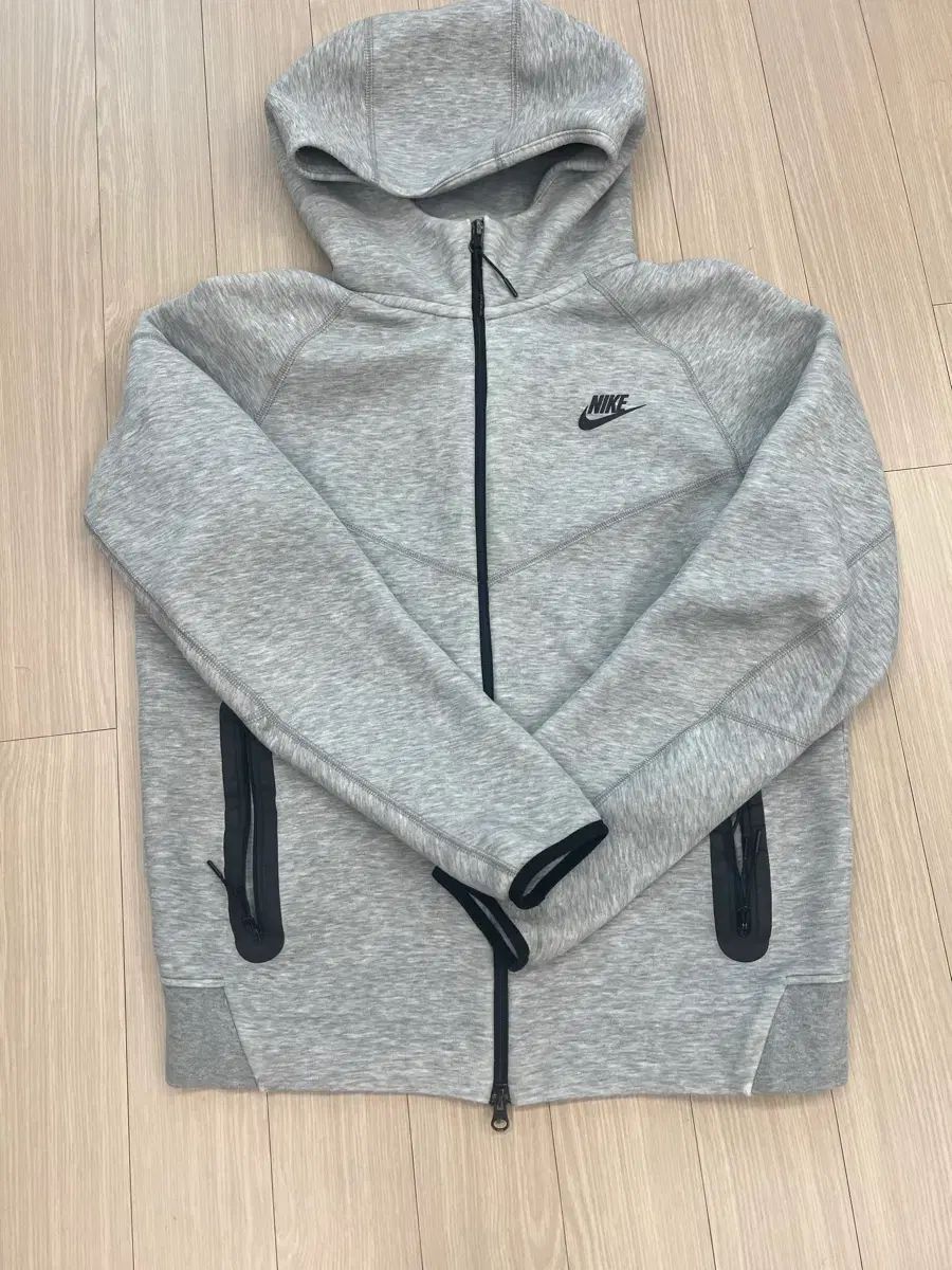 ナイキ テックパック 出品