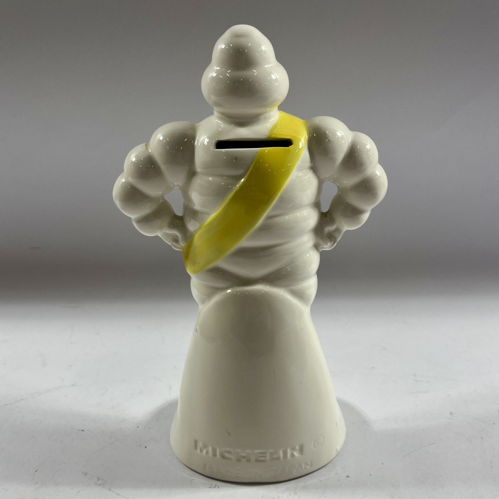 値引ヴィンテージMICHELIN ビバンダムキャラクター像 陶器製、貯金箱 ☆ MICHELIN ミシュランマン ビバンダム 貯金箱 全高約23cm 陶器製