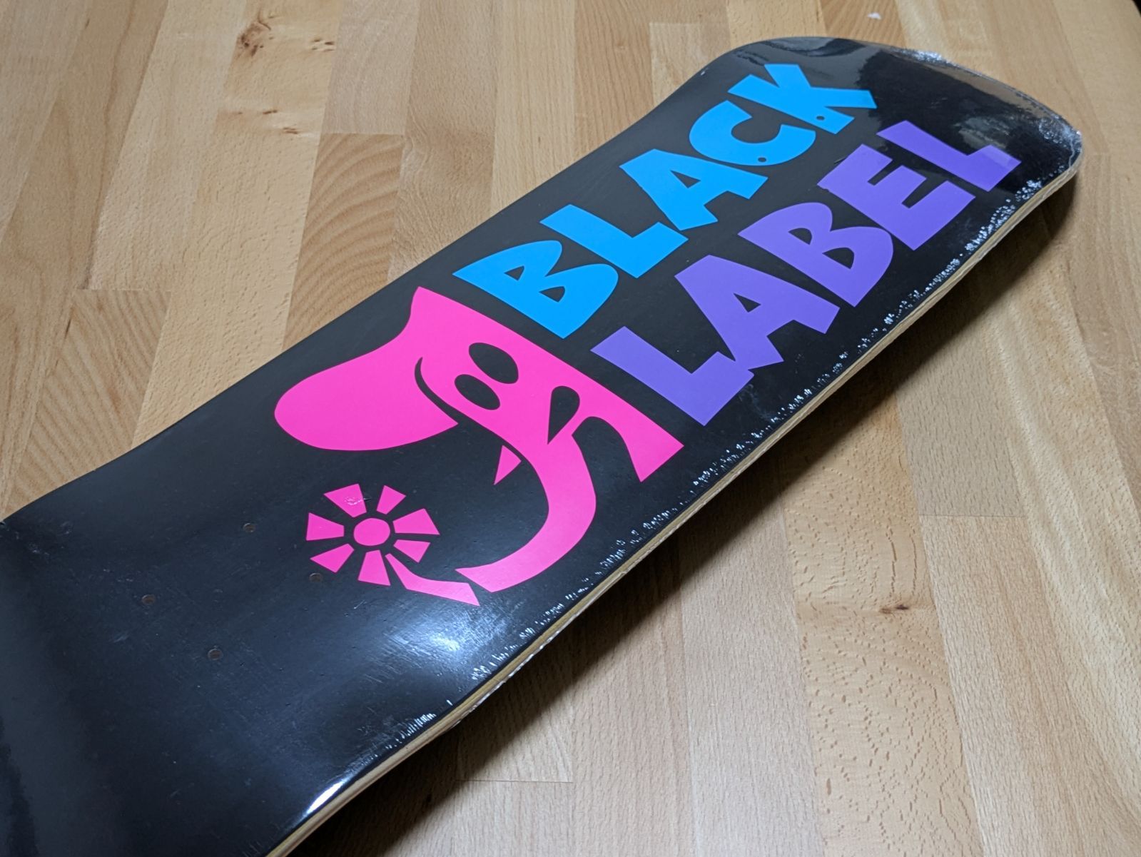 ブラックレーベル 8.25インチ スケボー デッキ BLACK LABEL