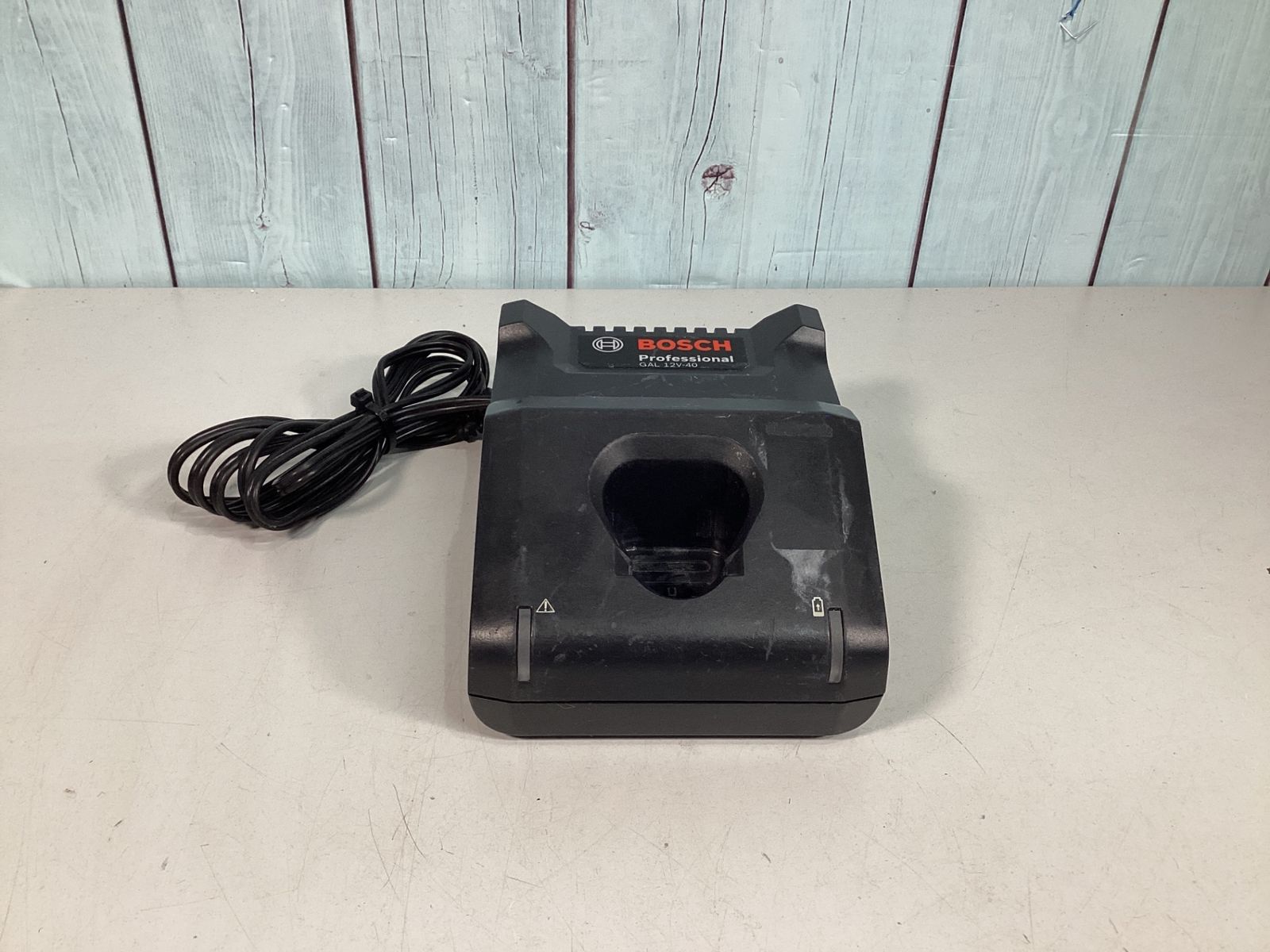 ◇ボッシュ(BOSCH) バッテリーシェア GSC10.8V-LIN2 コードレスシャー 