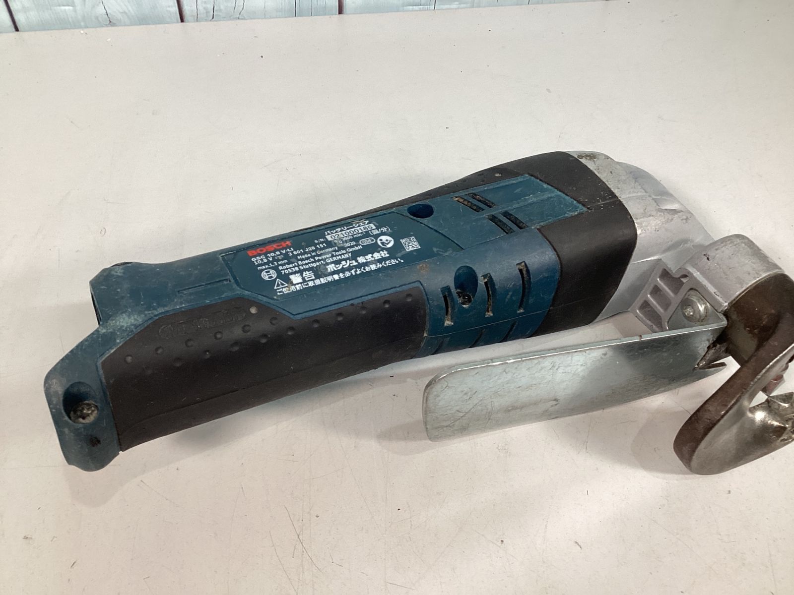 ◇ボッシュ(BOSCH) バッテリーシェア GSC10.8V-LIN2 コードレスシャー 