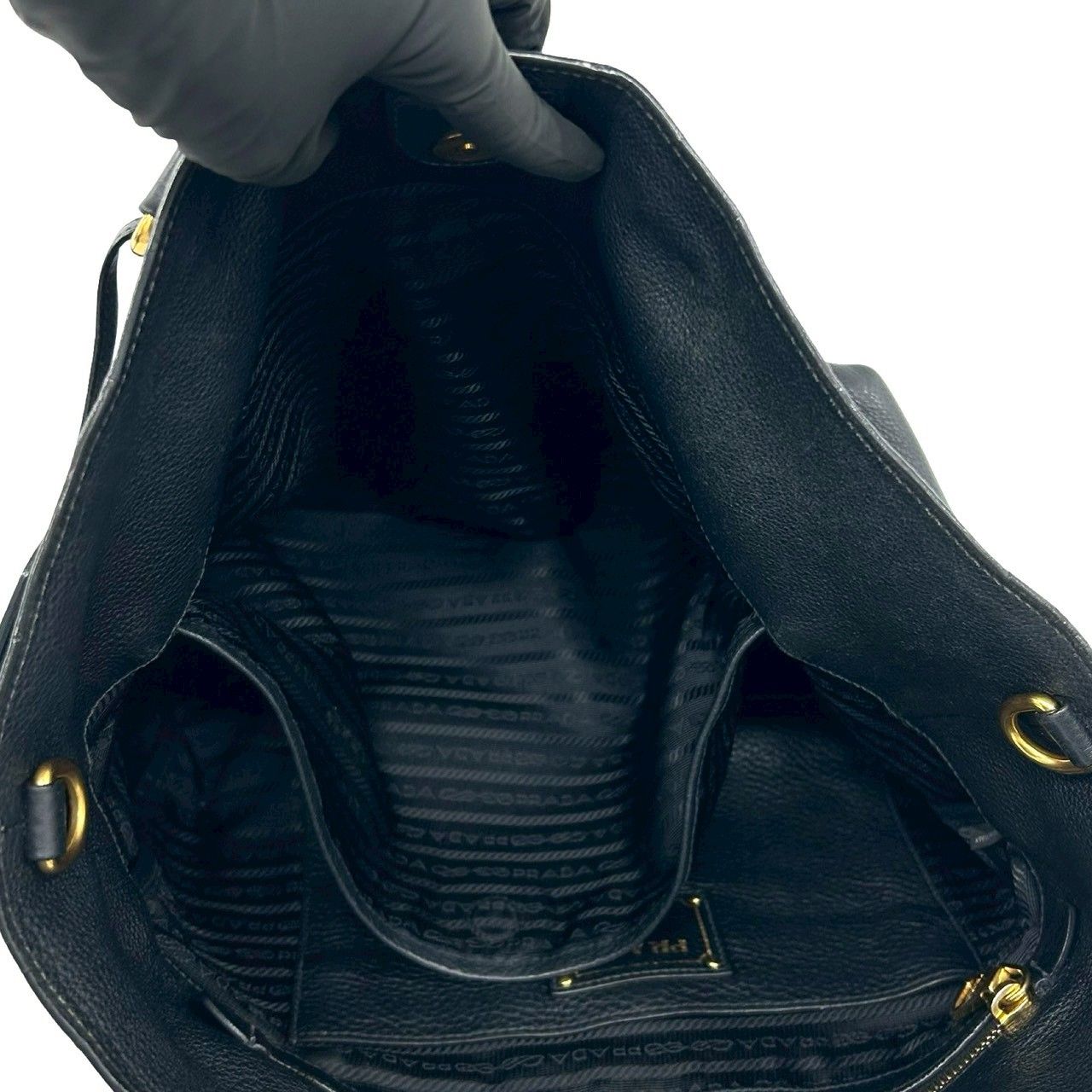 極 美品 希少品 PRADA プラダ ロゴ 金具 ヴッテロダイノ レザー 本革