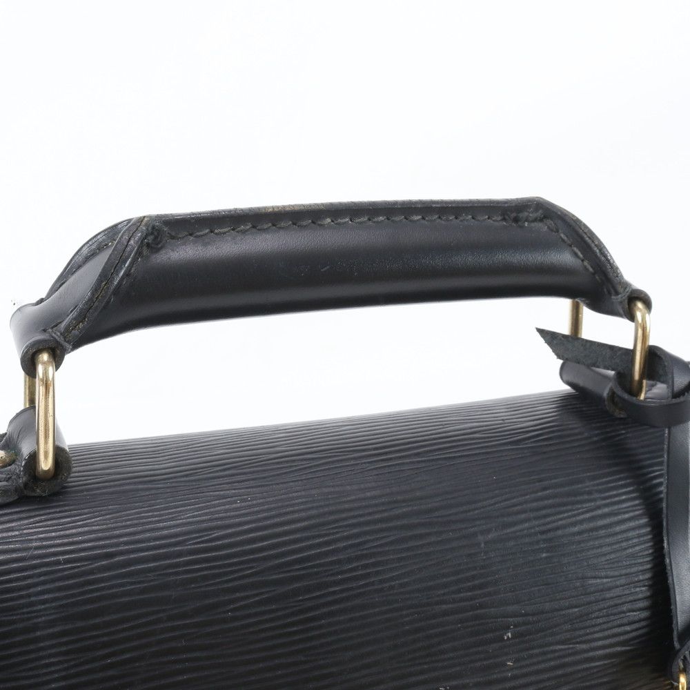 美品 ルイヴィトン エピ セルヴィエット コンセイエ M54422 レザー