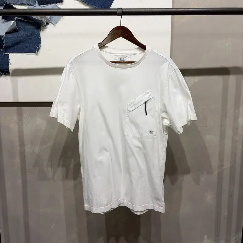(100) C.P. COMPANY シーピーカンパニー ブランド カジュアル ポケット 白 半袖 Tシャツ 7,847円