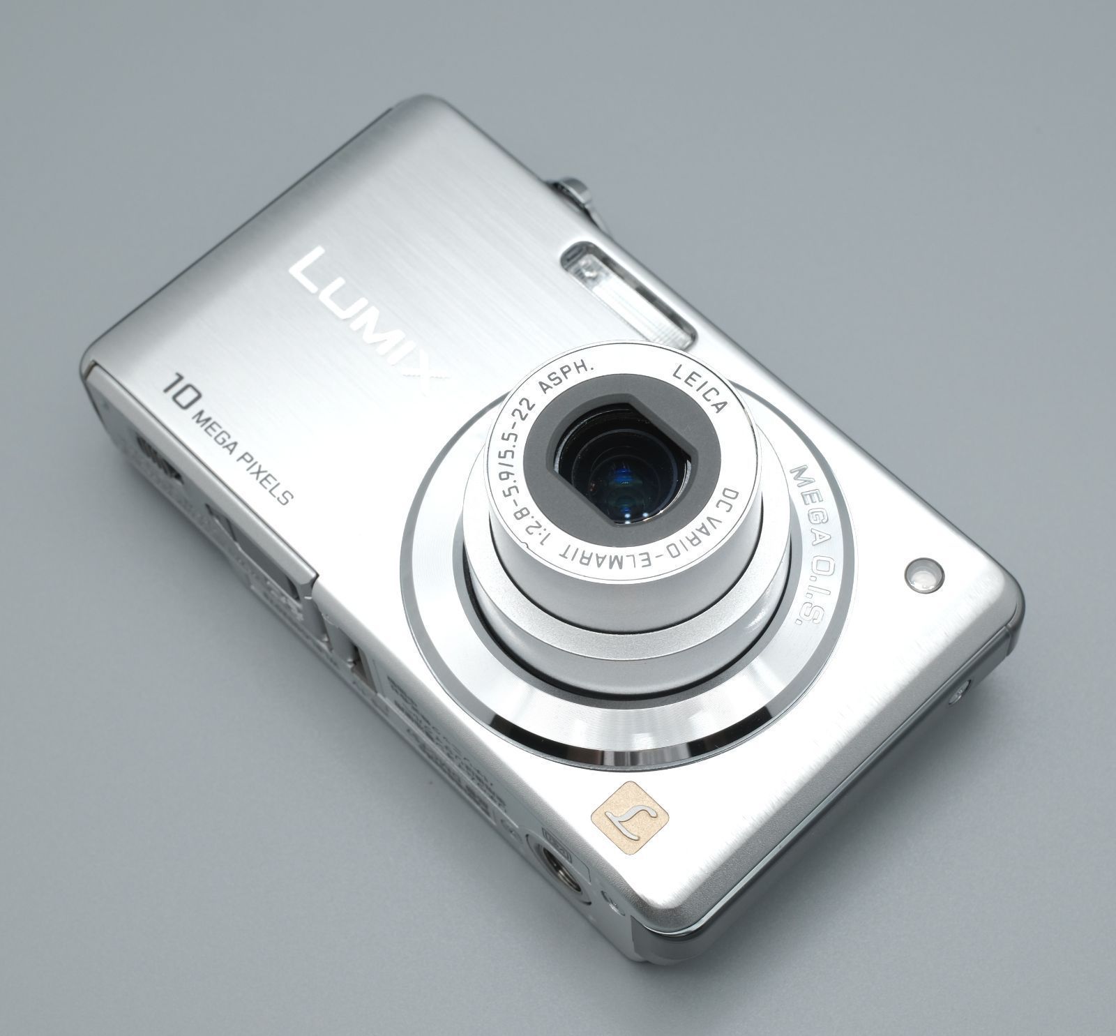 カメラ □完動品 美品 Panasonic LUMIX DMC-FS7 コンパクトデジタルカメラ