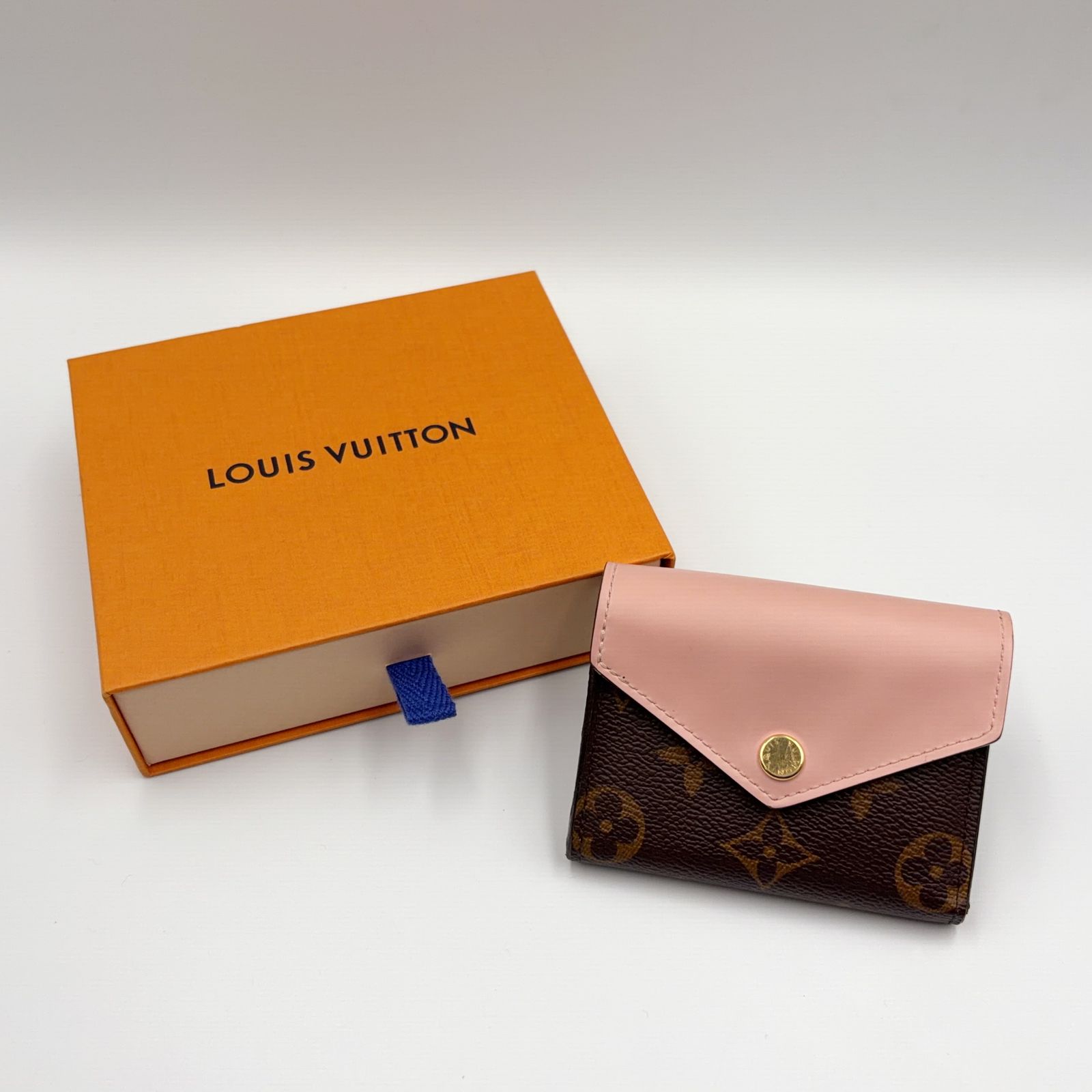 新着】LOUIS VUITTON ポルトフォイユ ゾエ モノグラム モノグラム