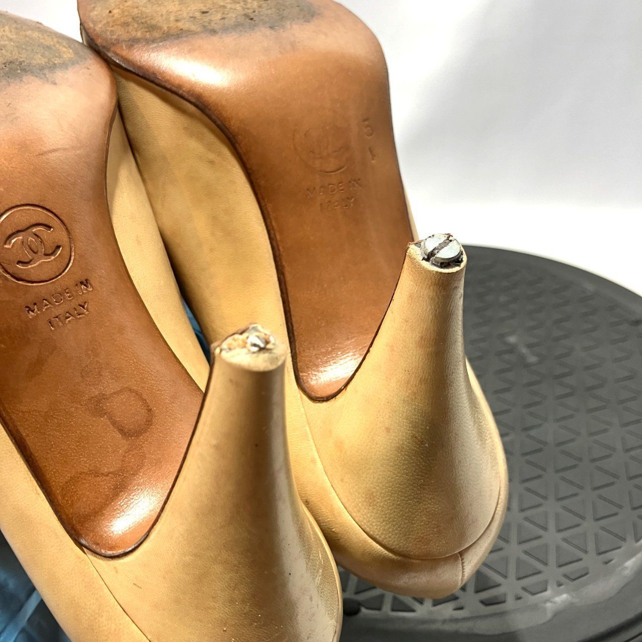未使用同様❣️シャネルパンプス❣️チェーンデザイン37.5ベージュ❣️ CHANEL シャネル パンプス バイカラー ベージュ ブラック 5 1/2（22.5