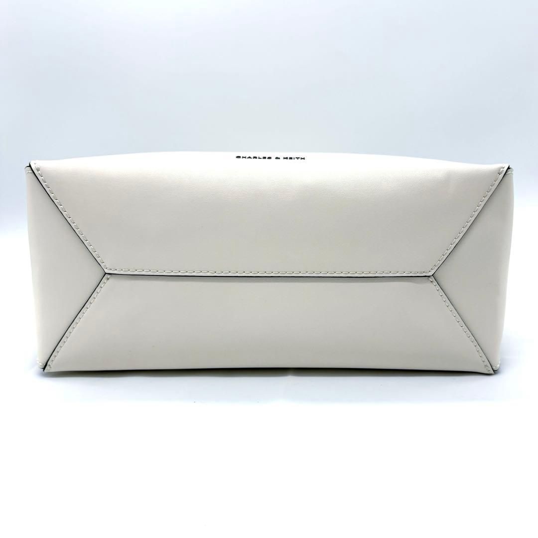 極美品】チャールズ&キース ナスリン ジオメトリックトートバッグ 白
