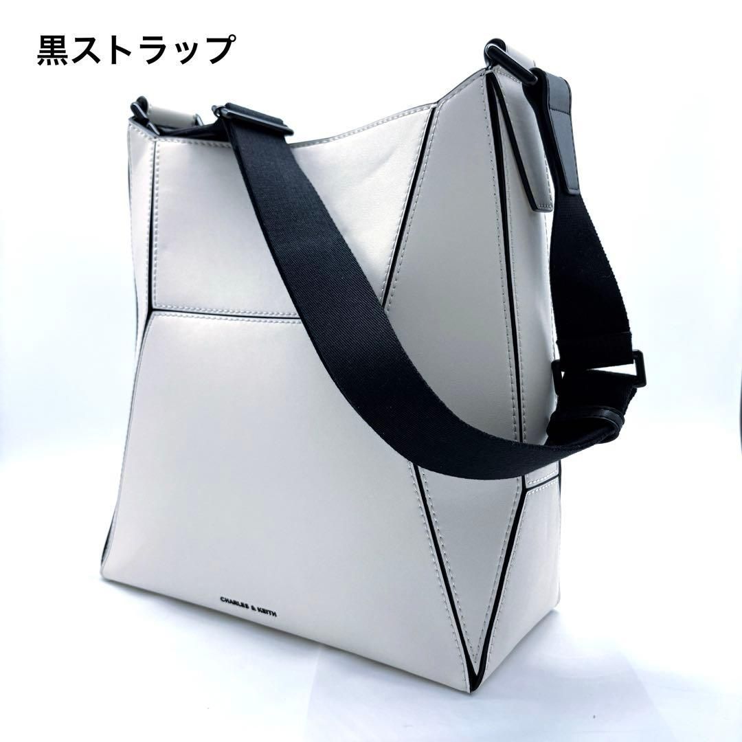 極美品】チャールズ&キース ナスリン ジオメトリックトートバッグ 白
