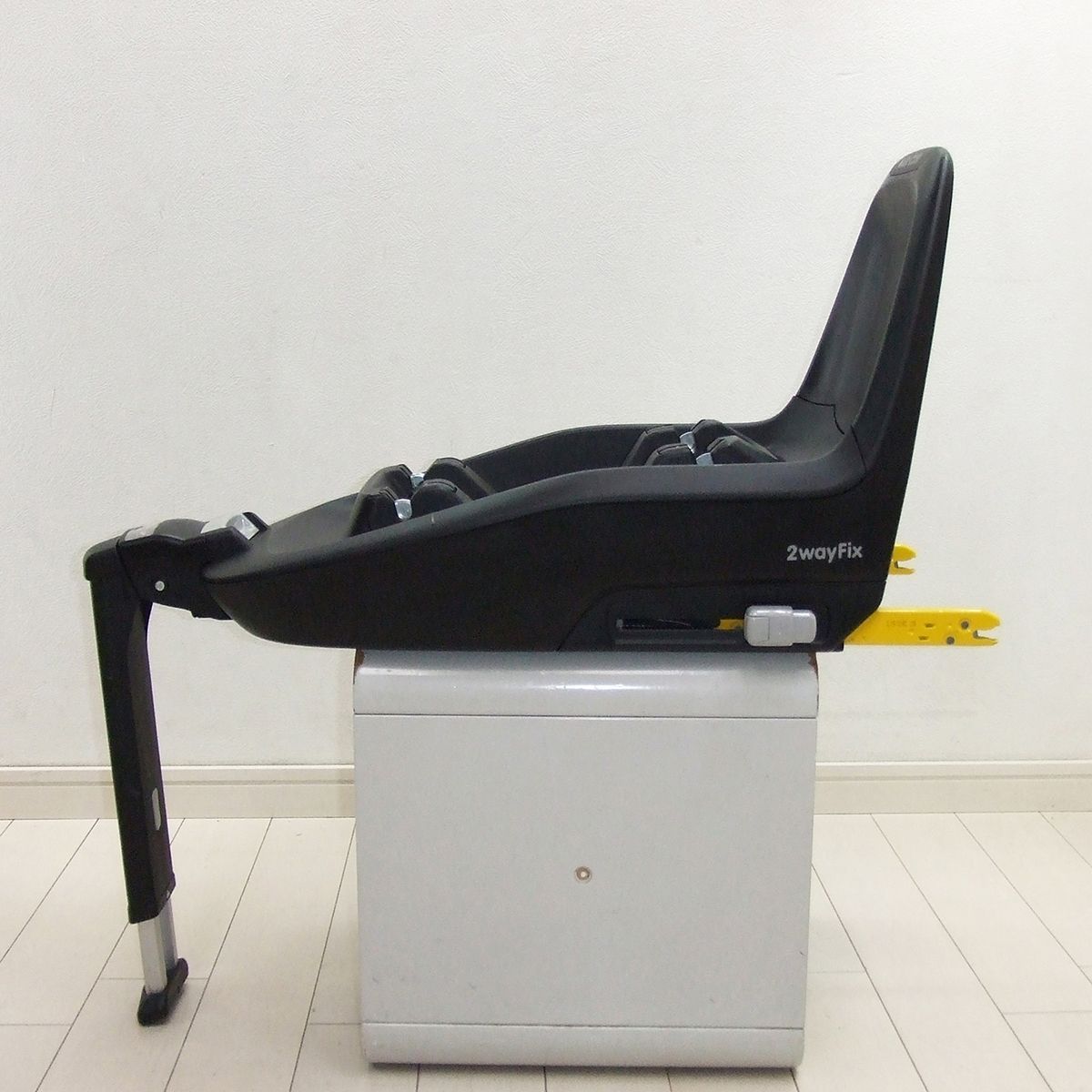 お得っ！厳選中古】美品 チャイルドシート用ISOFIXベース Maxi-Cosi 