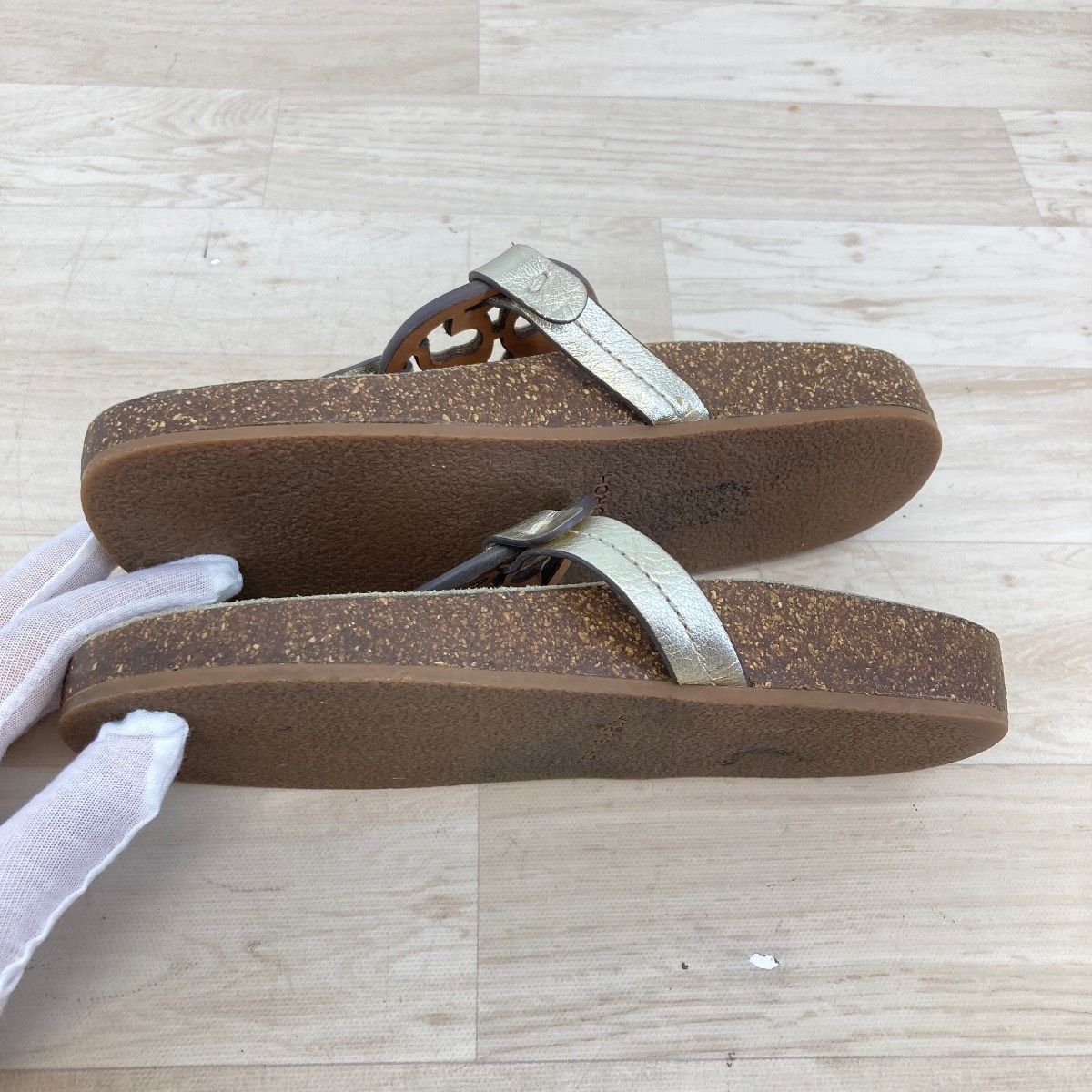 トリーバーチ TORY BURCH トングサンダル ゴールド系 表記サイズ5.5