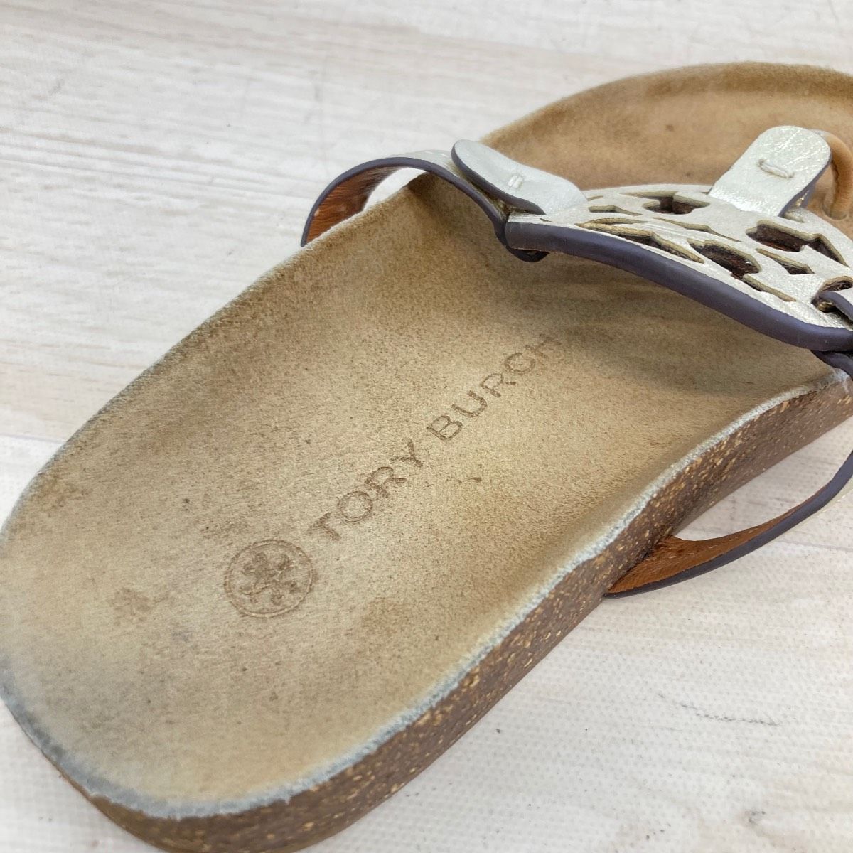 トリーバーチ TORY BURCH トングサンダル ゴールド系 表記サイズ5.5
