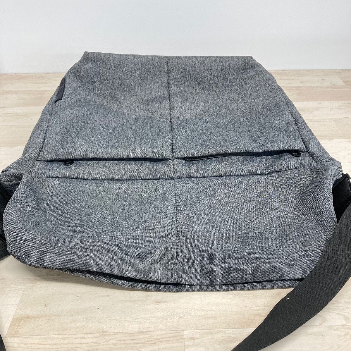 美品 cote&ciel メッセンジャーバッグ/ショルダーバッグ グレー