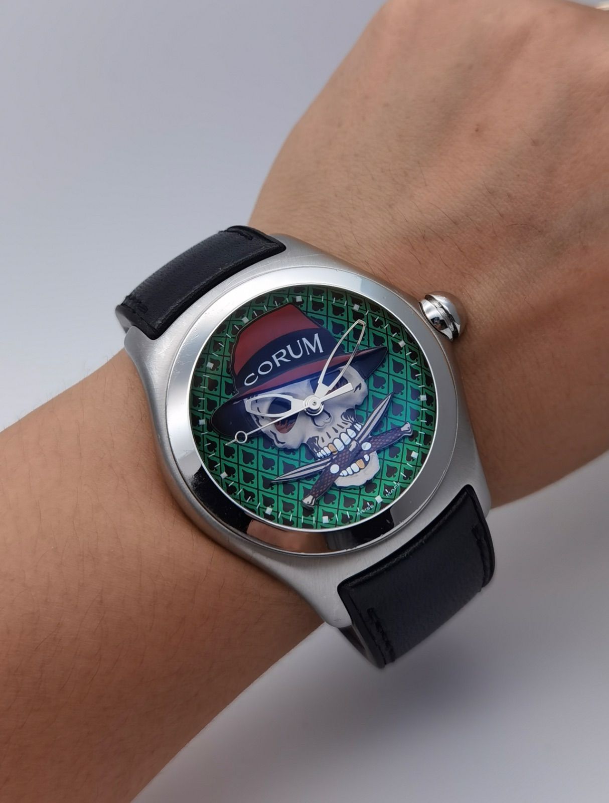 中古 コルム CORUM バブル ギャングスター 08.0001 082.170.20 世界888