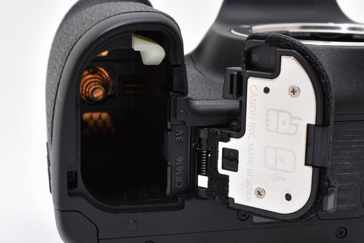 ☆極上品☆ 《シャッター数 268回》CANON キヤノン EOS 7D ボディ
