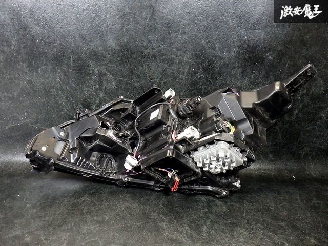 ノート E13 右側　ヘッドライト　ICHIKOH 1993 (69) ☆即納☆ NISSAN 日産 純正 E13 ノート 前期 LED ヘッドライト ヘッド