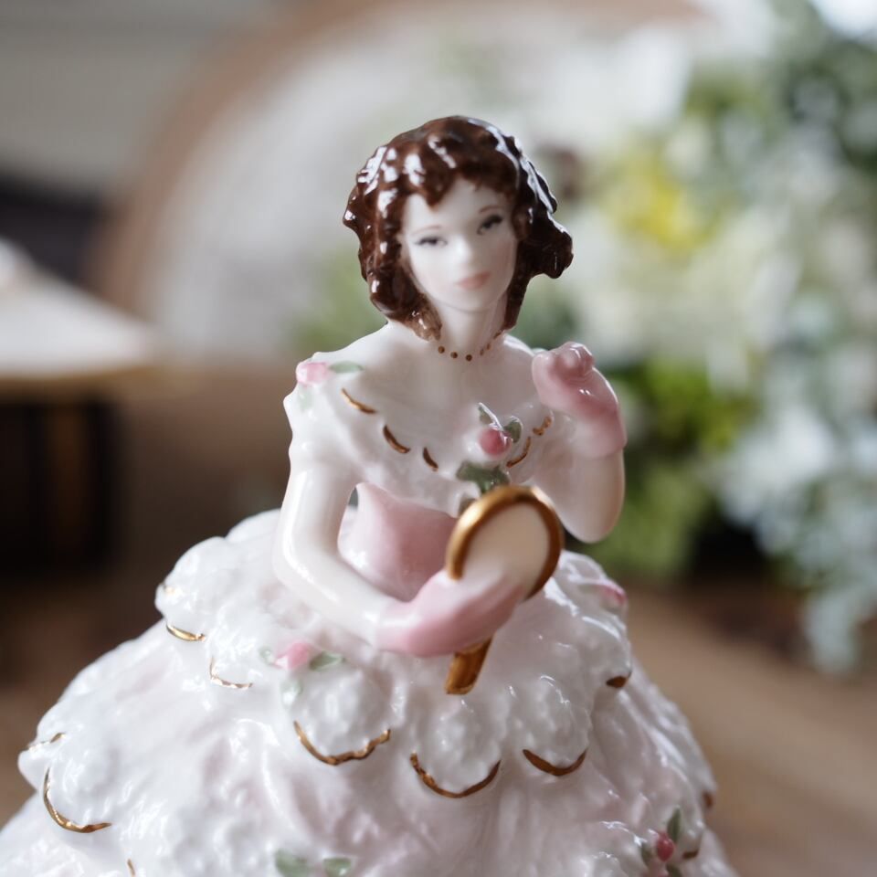 英国ロイヤルウースター Lady Sophie フィギュリン 限定品 - メルカリ